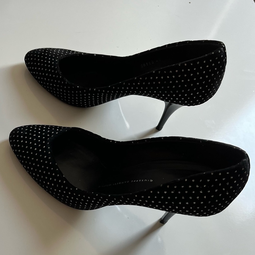 Giuseppe Zanotti Women’s Black Velvet Silver Glitter Pumps Size 40/10